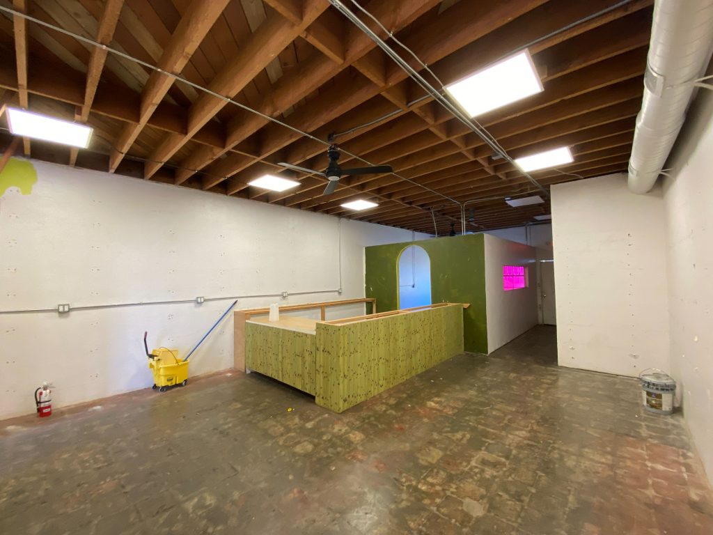 2205 Logan Ave photo 4